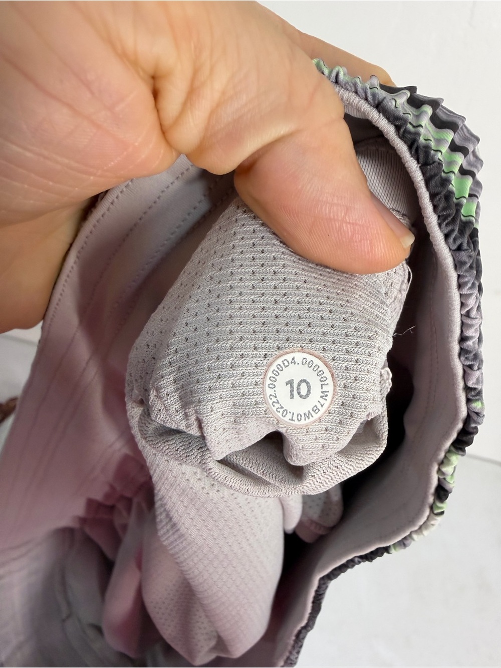 Lululemon Hotty Hot‎ High Rise Short 4" Special Edition Size 10 In Paint Glide - Picture 13 of 13